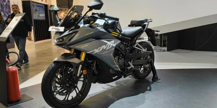 2025 Karizma XMR 210