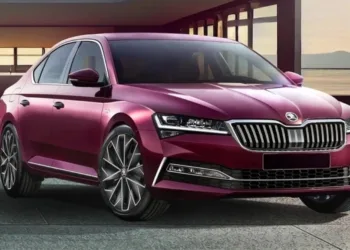 Skoda Superb Rosso Brunello Colour